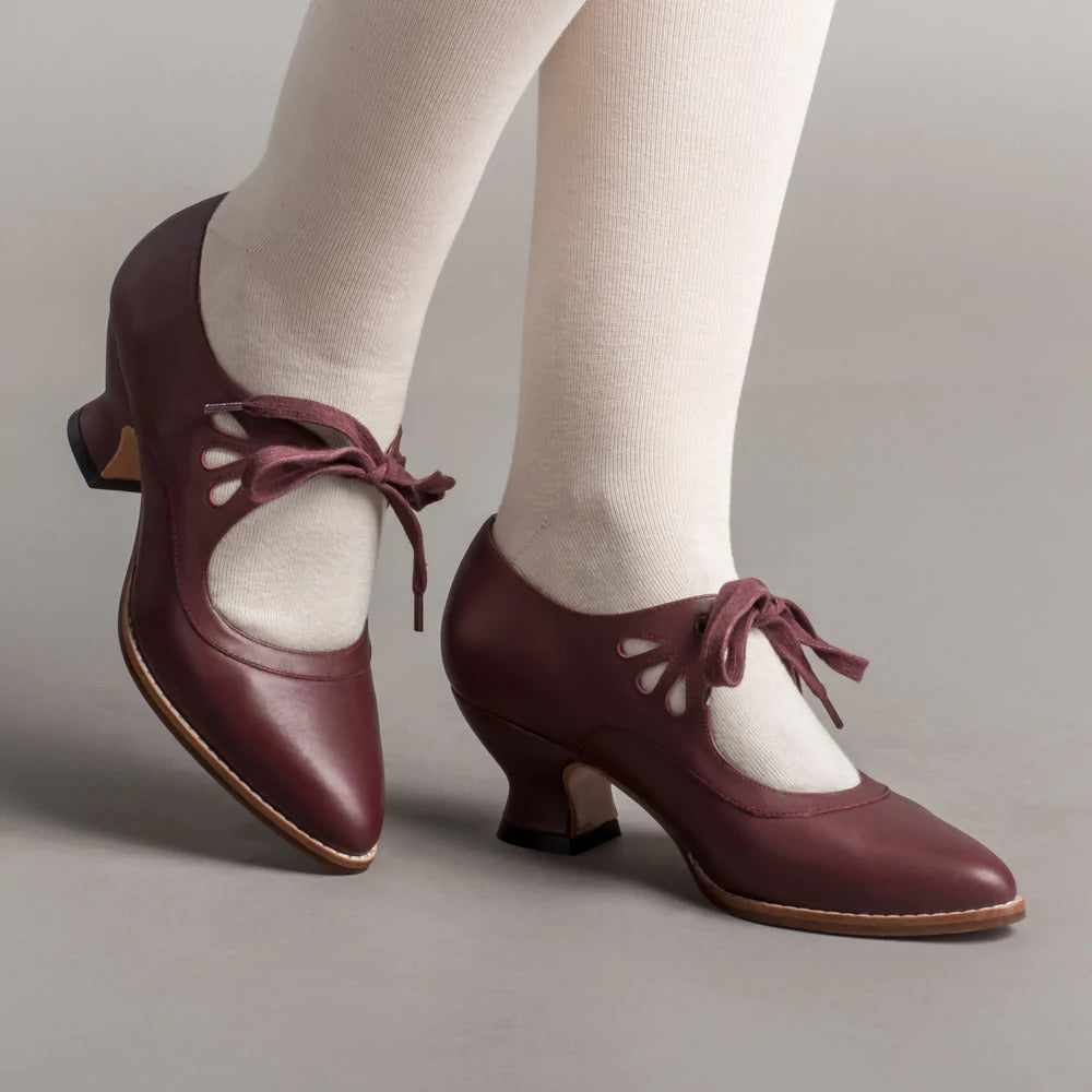 Women’s Low-Heeled Shoes with Cutouts and Lacing Detail