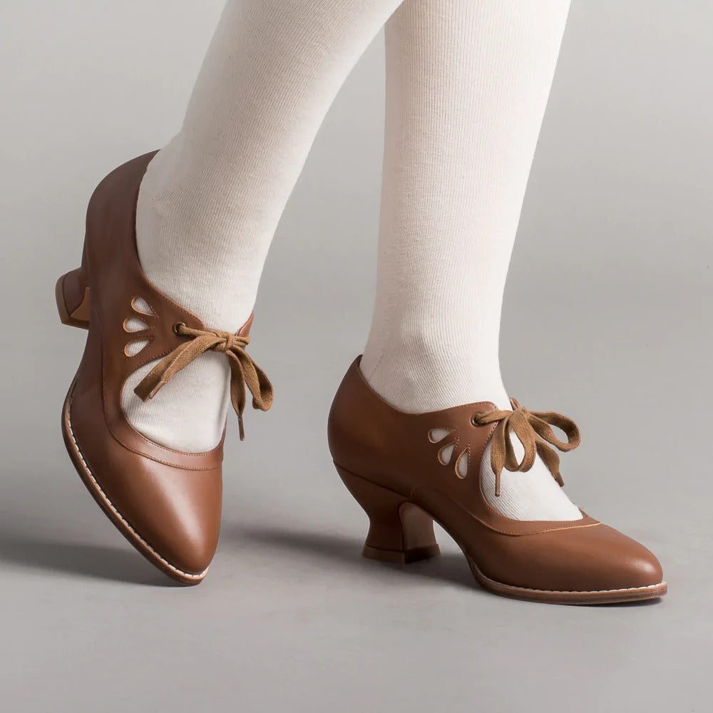 Women’s Low-Heeled Shoes with Cutouts and Lacing Detail