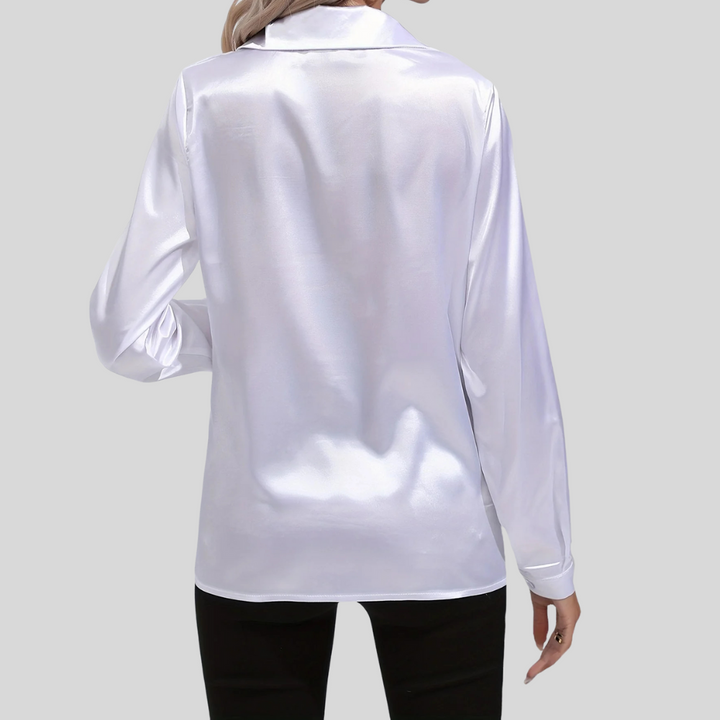 Women’s Elegant Blouse – Subtle Style