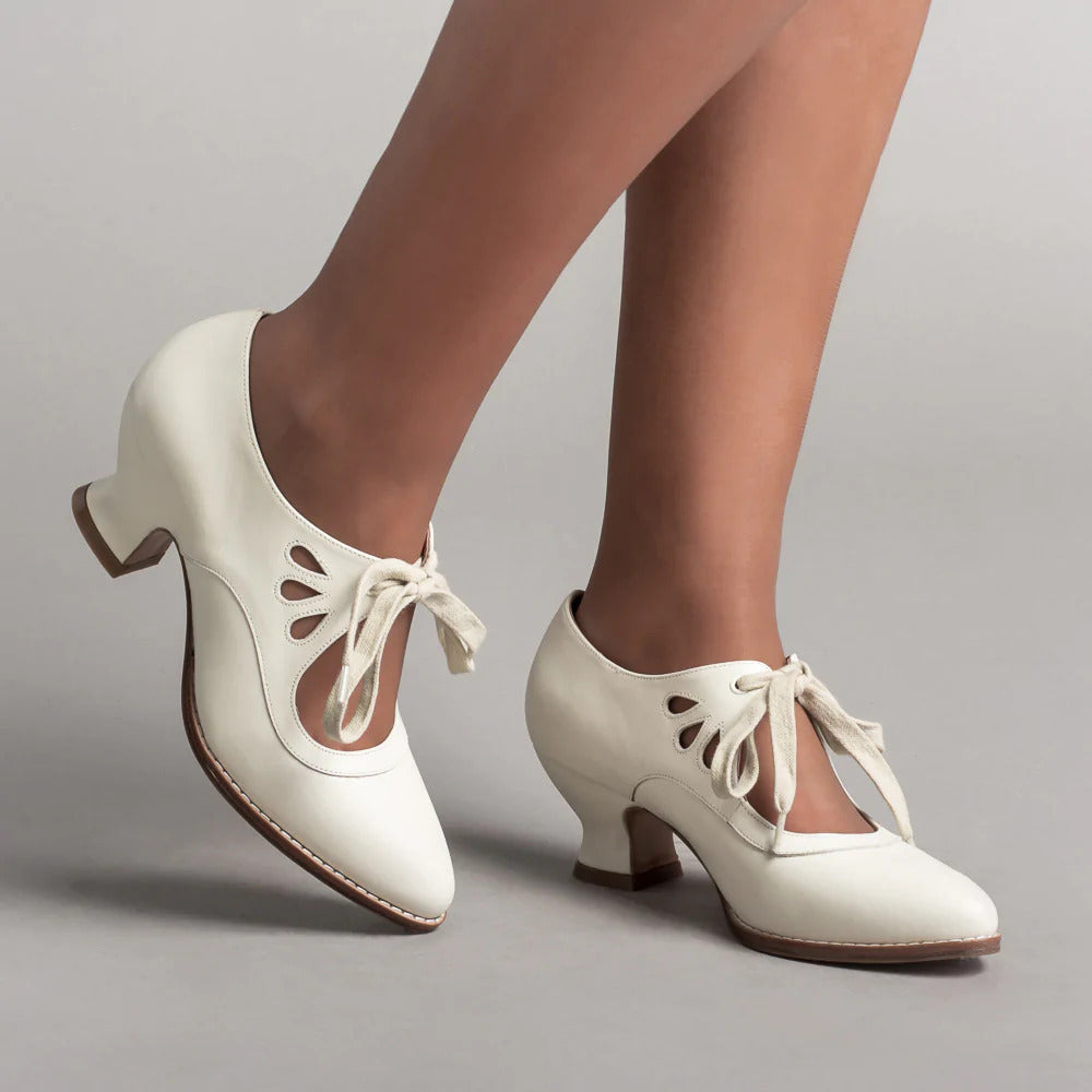 Women’s Low-Heeled Shoes with Cutouts and Lacing Detail