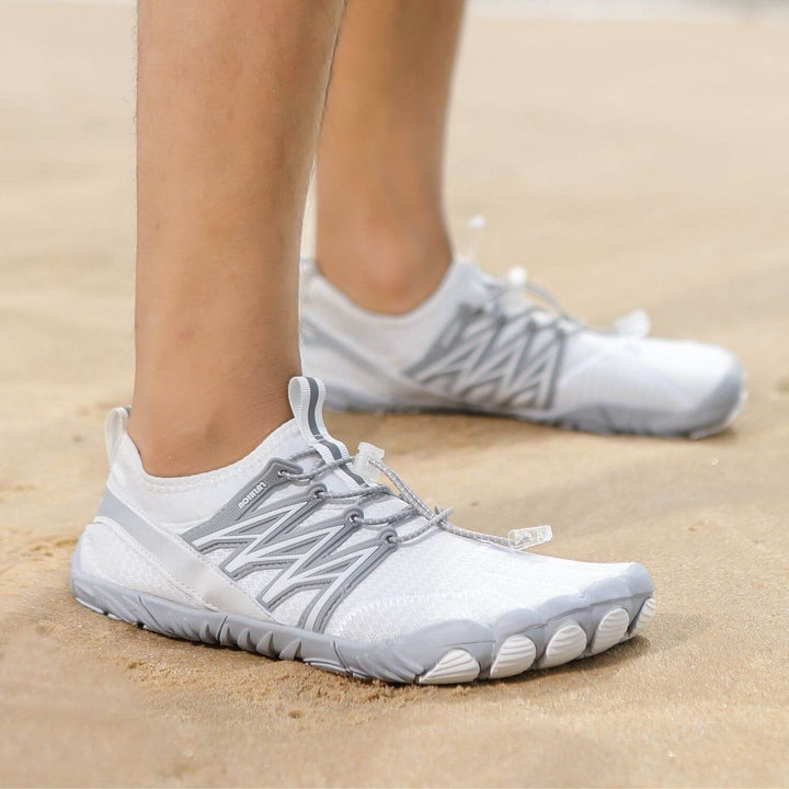 Unisex Summer Mesh Outdoor Shoes with Athletic Design
