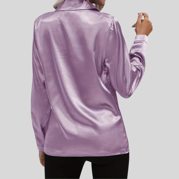 Women’s Elegant Blouse – Subtle Style