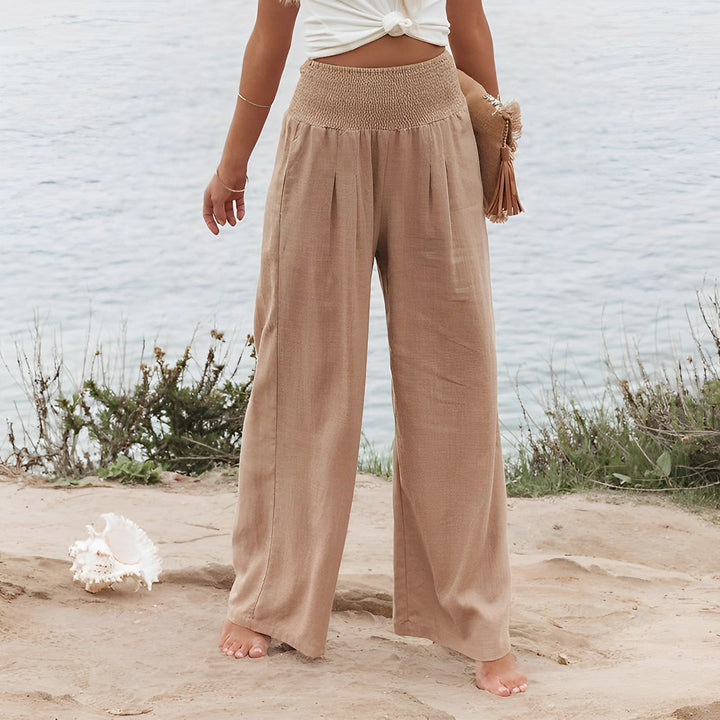 Women’s Wide-Cut Pants with Pleated Front