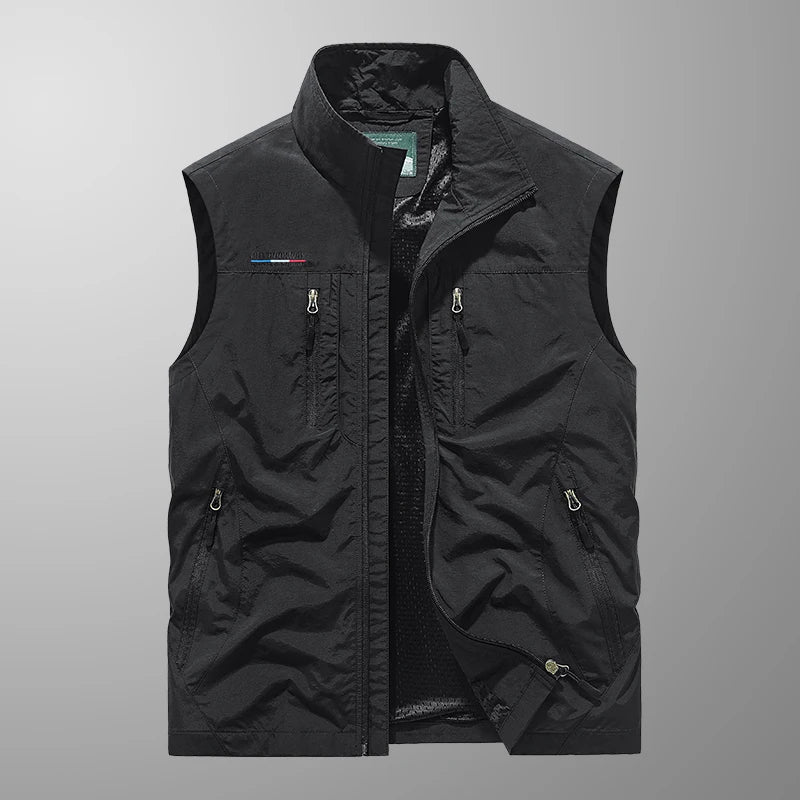 Men’s Outdoor Vest – Functional Design for Warm-Weather Activities
