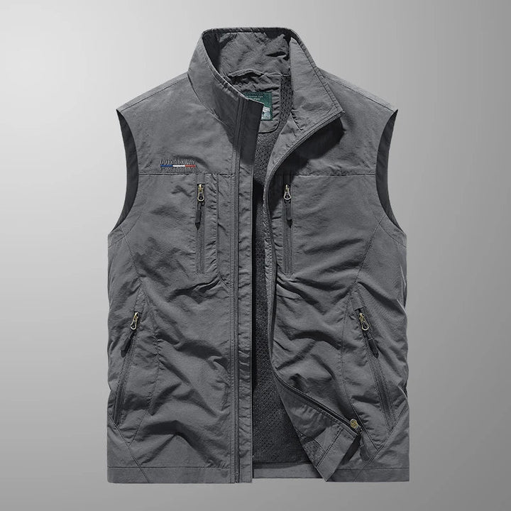 Men’s Outdoor Vest – Functional Design for Warm-Weather Activities