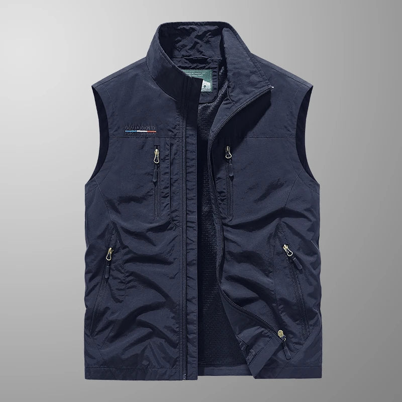 Men’s Outdoor Vest – Functional Design for Warm-Weather Activities