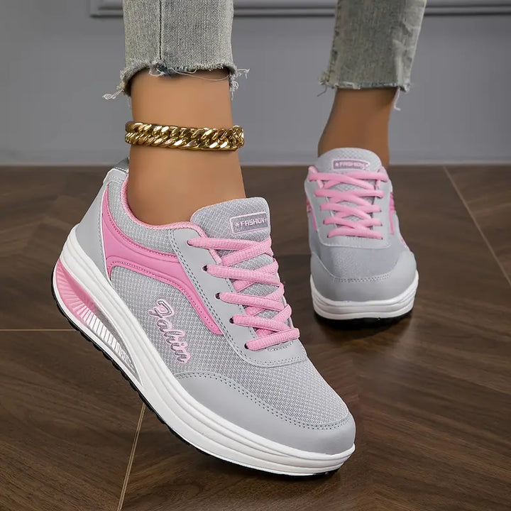 Women’s Low-Top Lace-Up Sneakers