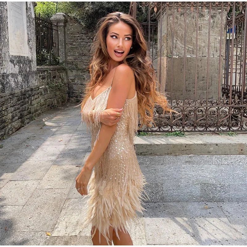 Feather Mini Dress – Bold Glamour and Effortless Elegance
