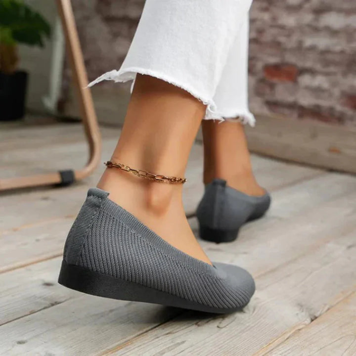 Women’s Summer Comfort Shoes – Lightweight, Supportive Design for Warm-Weather Wear