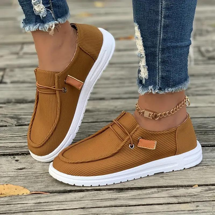 Women’s Low-Top Lace-Up Shoes with Textured Upper