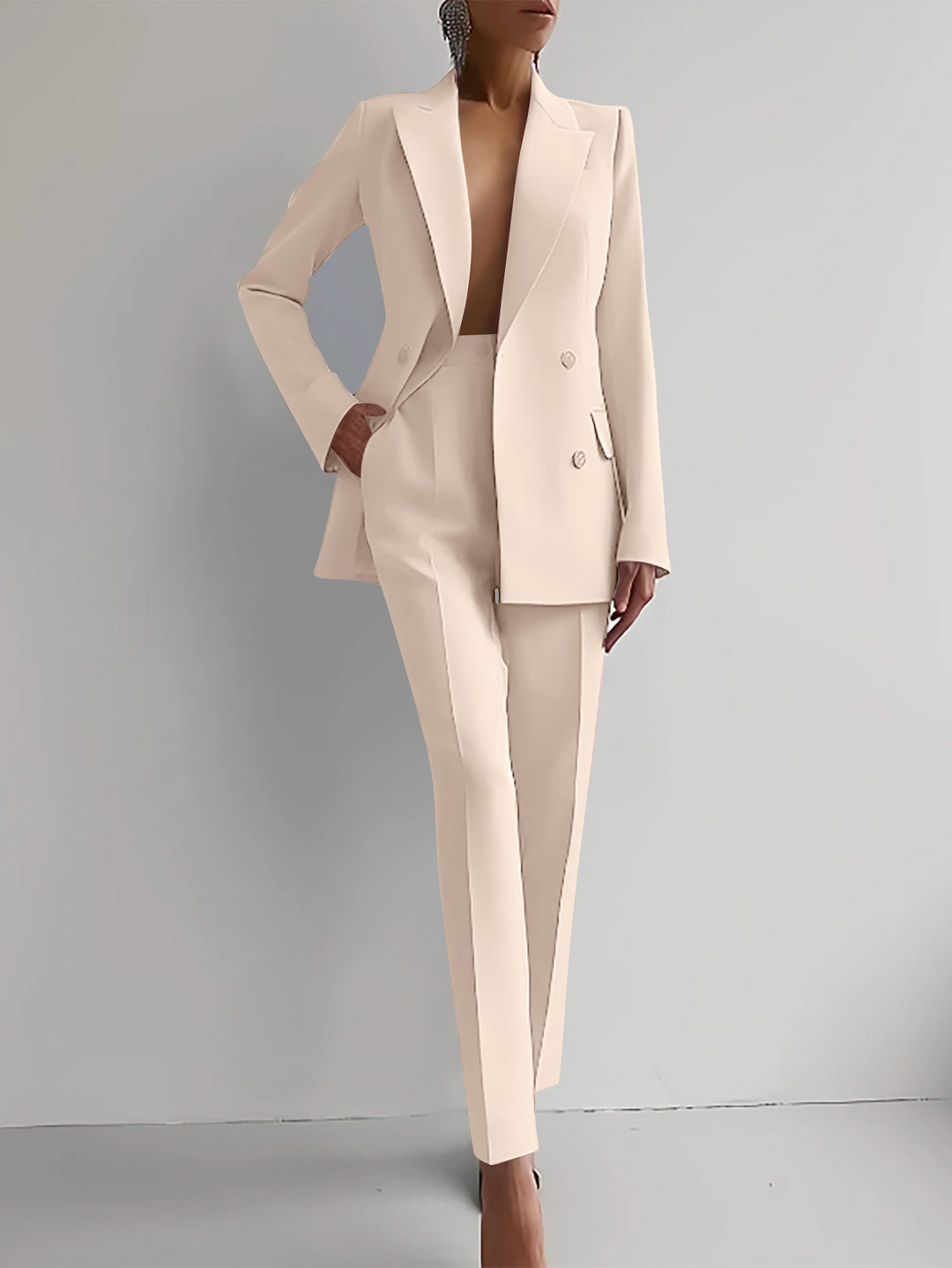 Elegant Two-Piece Blazer Set – Timeless Sophistication with a Modern Twist